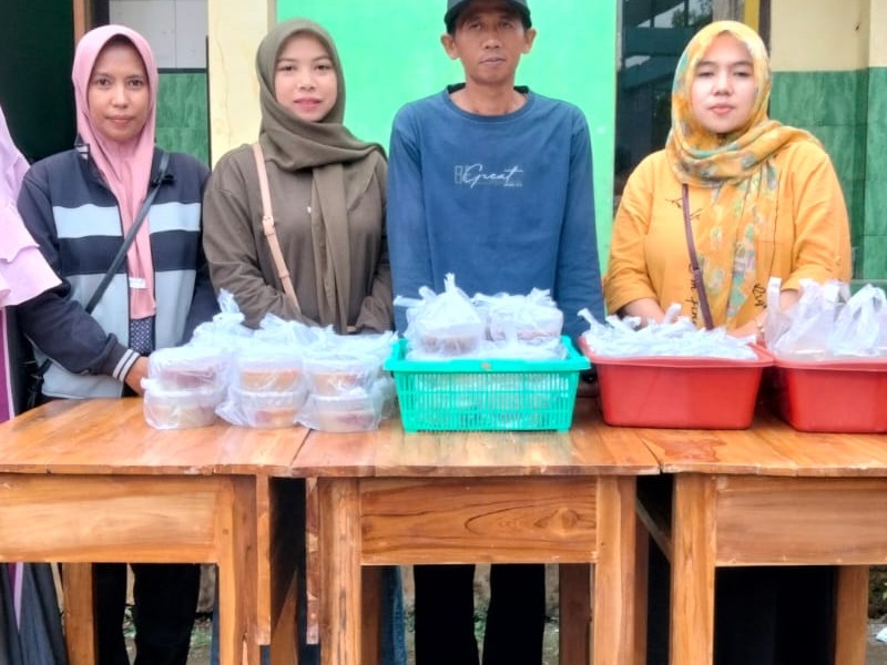 SD Negeri 1 Kalirejo Berbagi