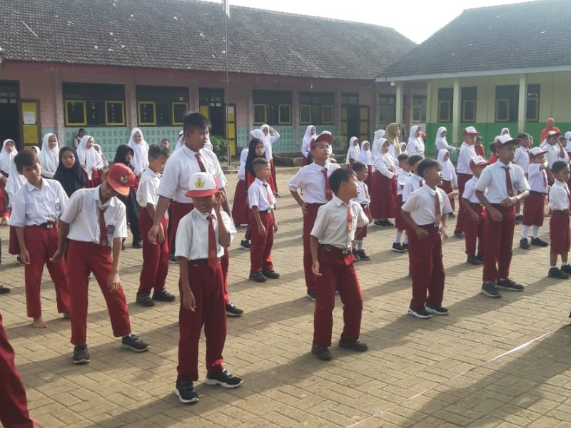 Senam Pagi Ceria di SDN 1 Kalirejo